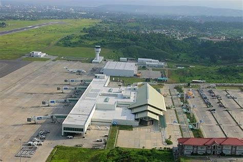 鎮雄飛機場建在哪裏？與其說是尋找飛機場的地點，不如說是探討地方發展與交通建設的關聯